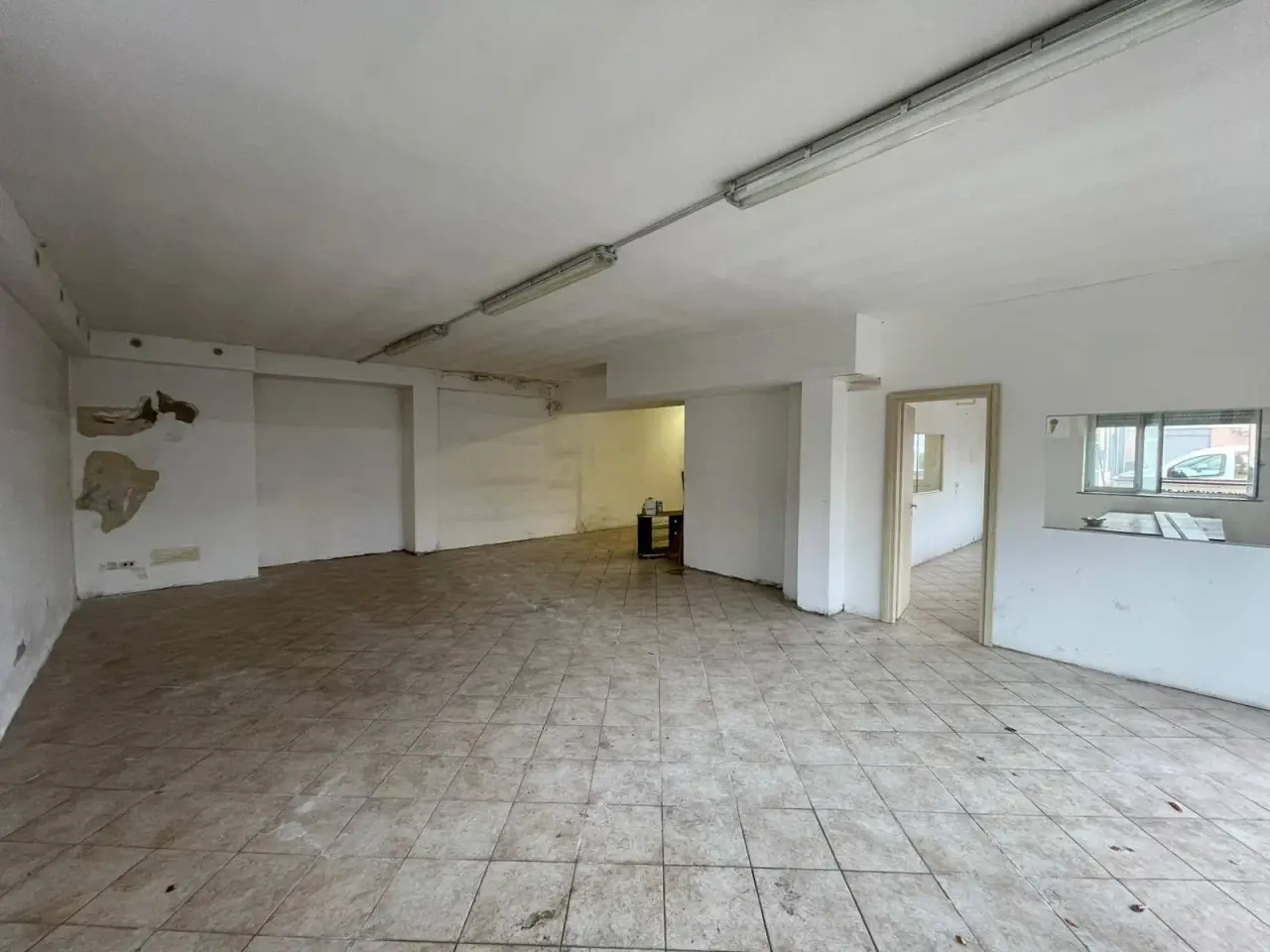 Magazzino in Viale Borri 162, Varese, {3} - Foto 2