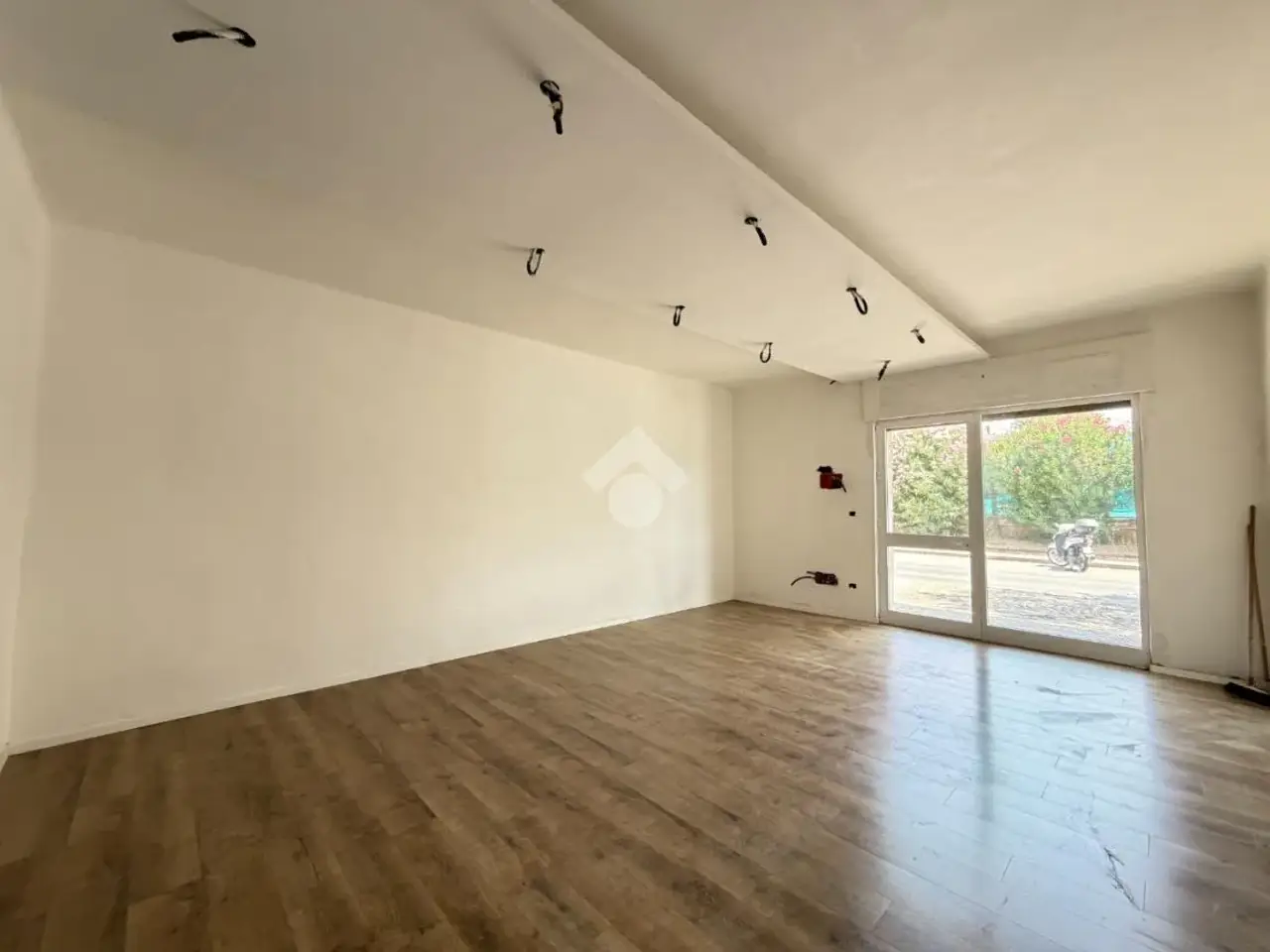 Negozio in Via Aurelia 417, Rosignano Marittimo, {3} - Foto 1