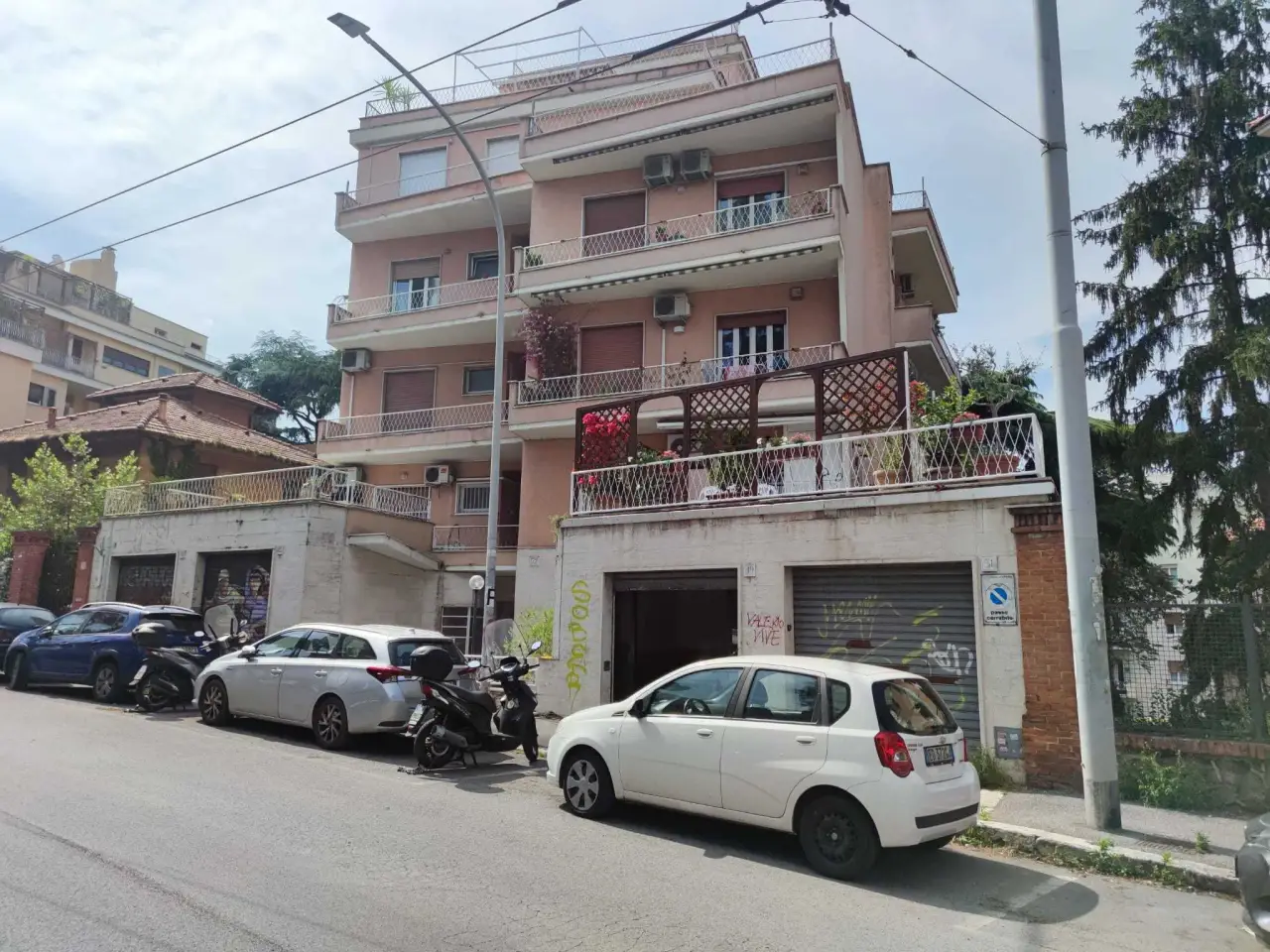 Parcheggio chiuso in Viale Carnaro 49, Roma, {3} - Foto 2