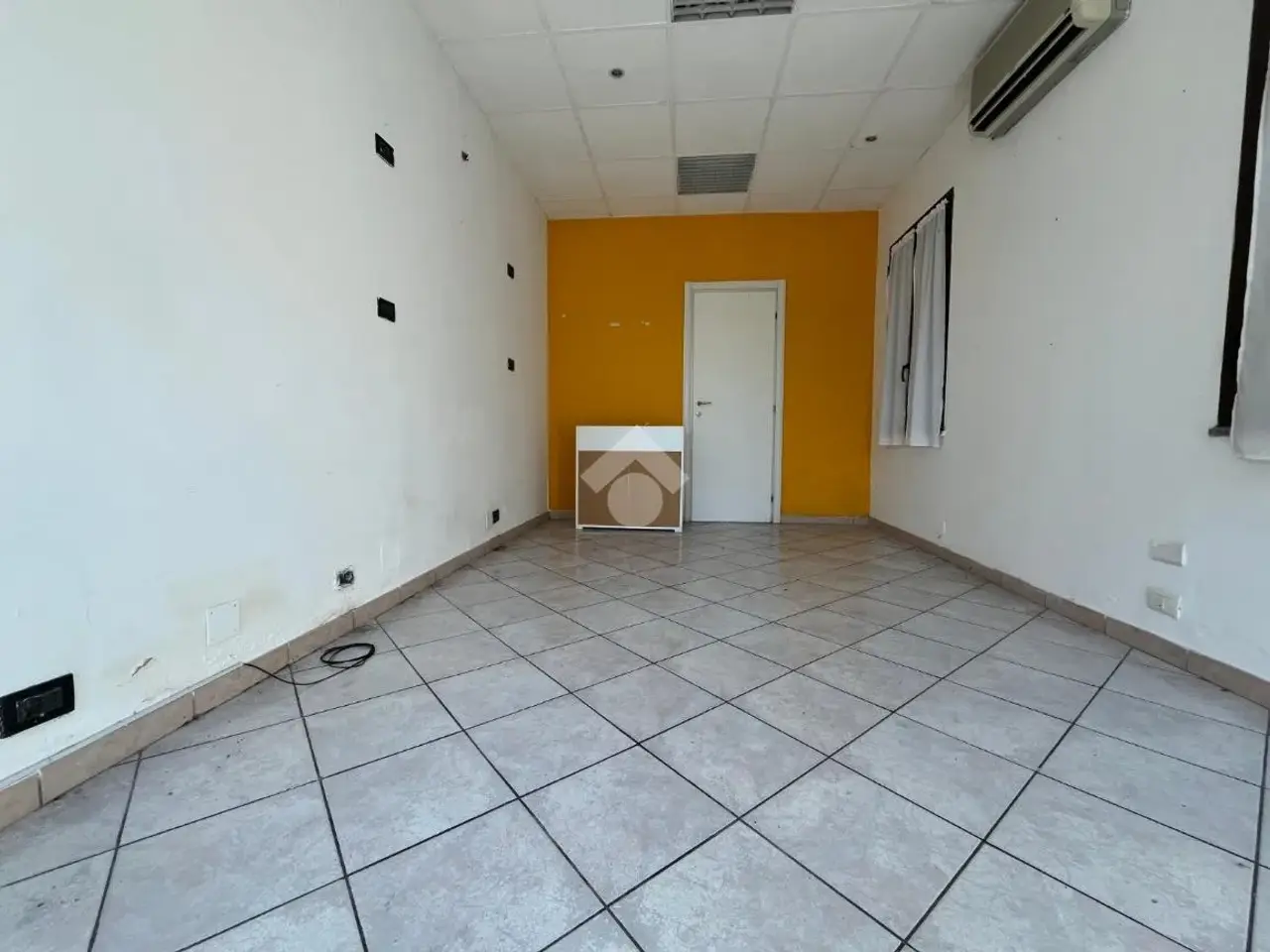 Negozio in Via Manzoni 7, Novi Ligure, {3} - Foto 2