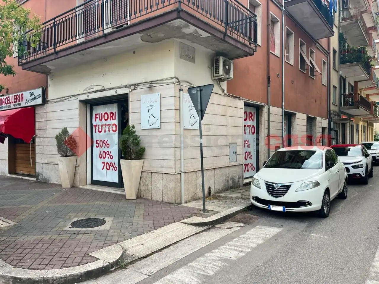 Negozio in Largo Dante 30, Cassino, {3} - Foto 1