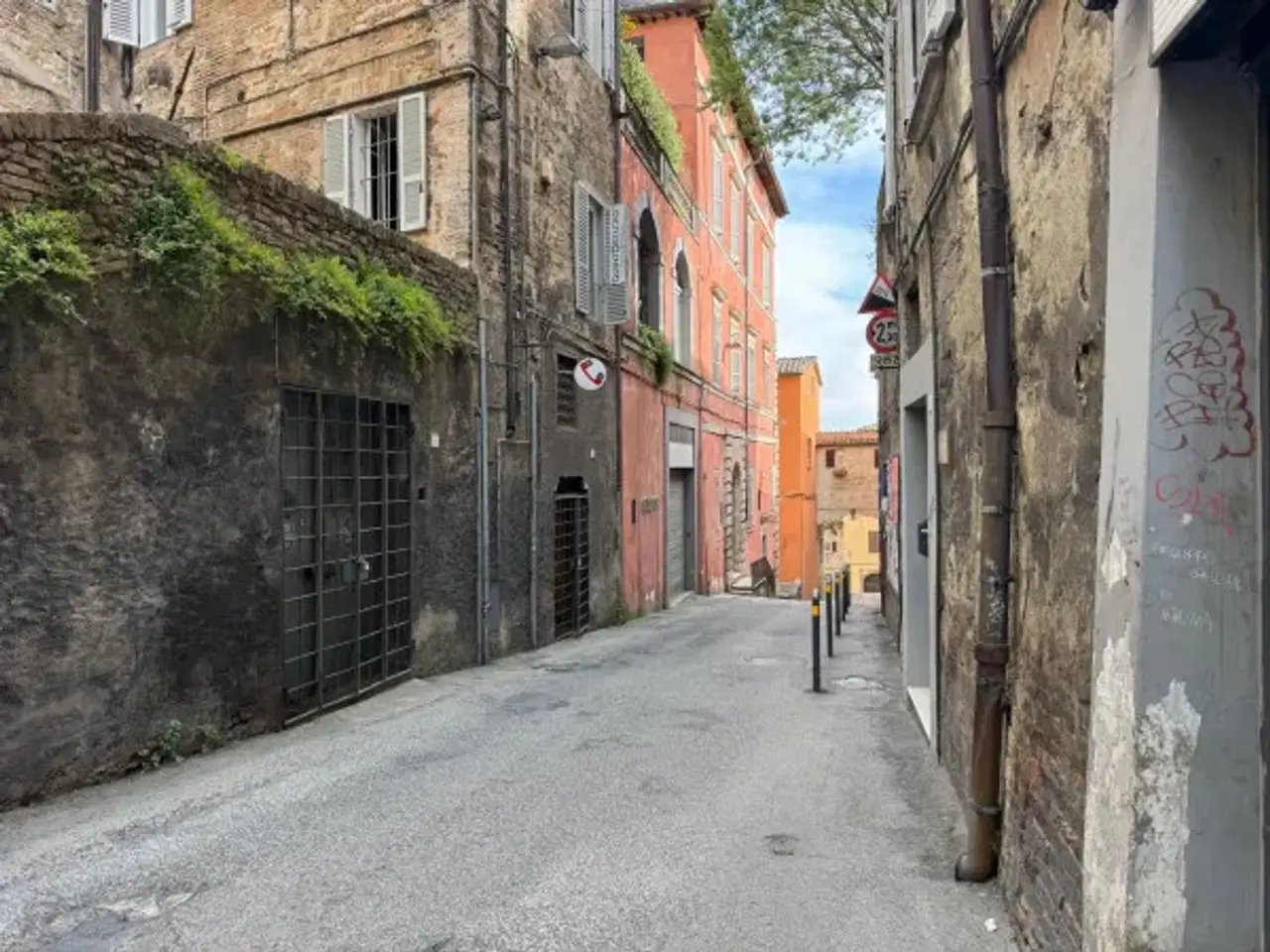 Negozio in Via Bartolo 52, Perugia, {3} - Foto 1