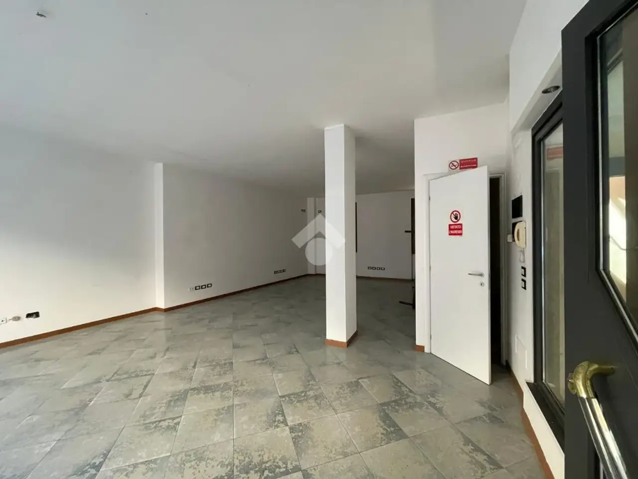 Negozio in Via Roma 26, Ghisalba, {3} - Foto 1