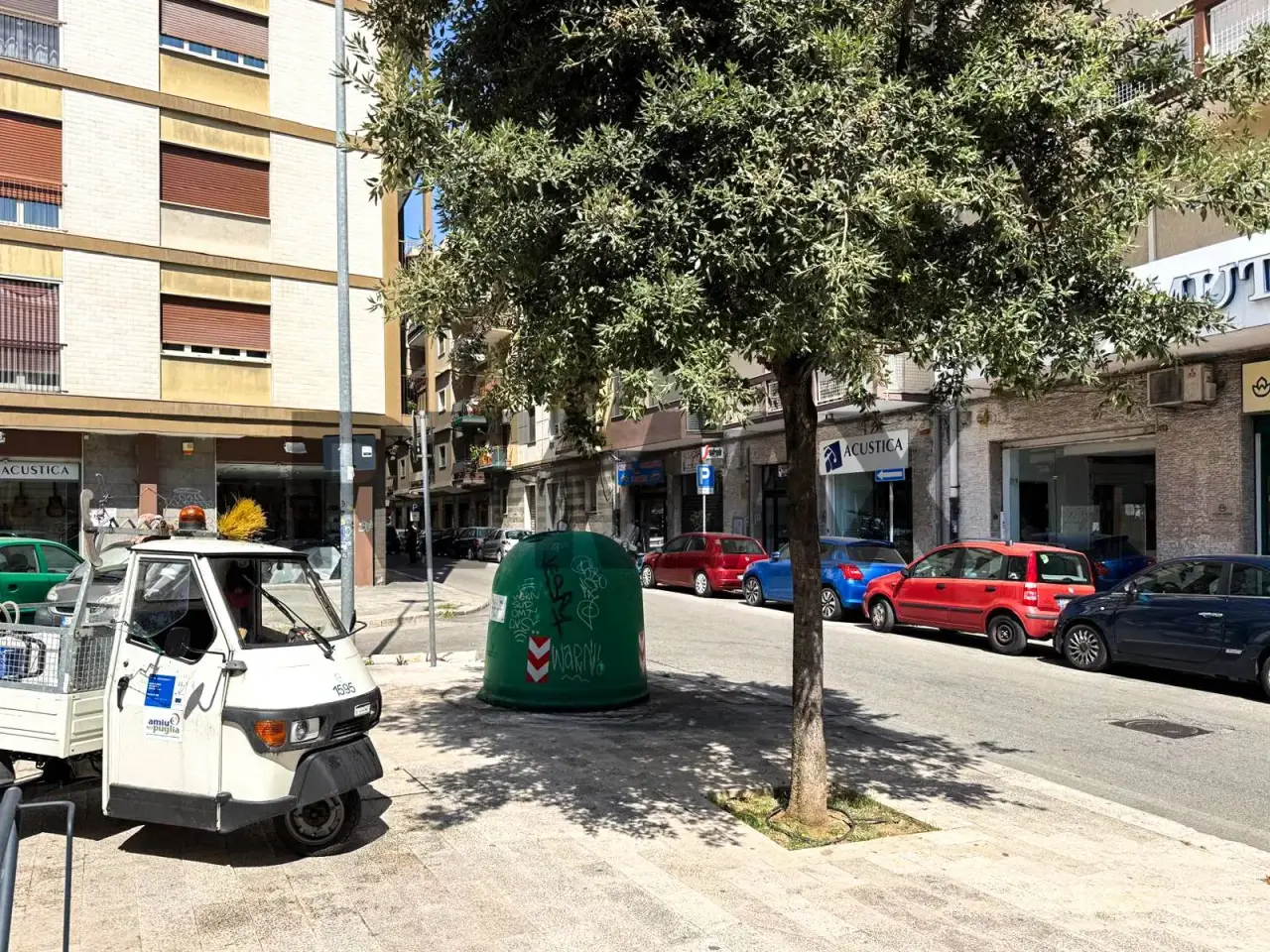 Negozio in Via Enrico Toti 14, Bari, {3} - Foto 2
