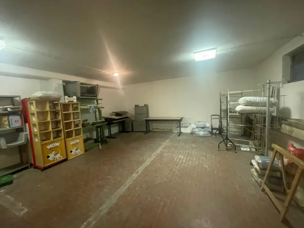 Esercizio commerciale in Via Mario Cavaglieri, Piacenza, {3} - Foto 1