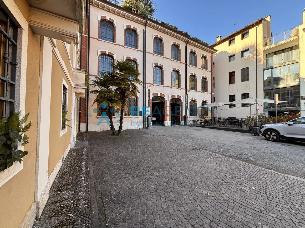 Negozio in Largo Fusinelle, Schio, {3} - Foto 1