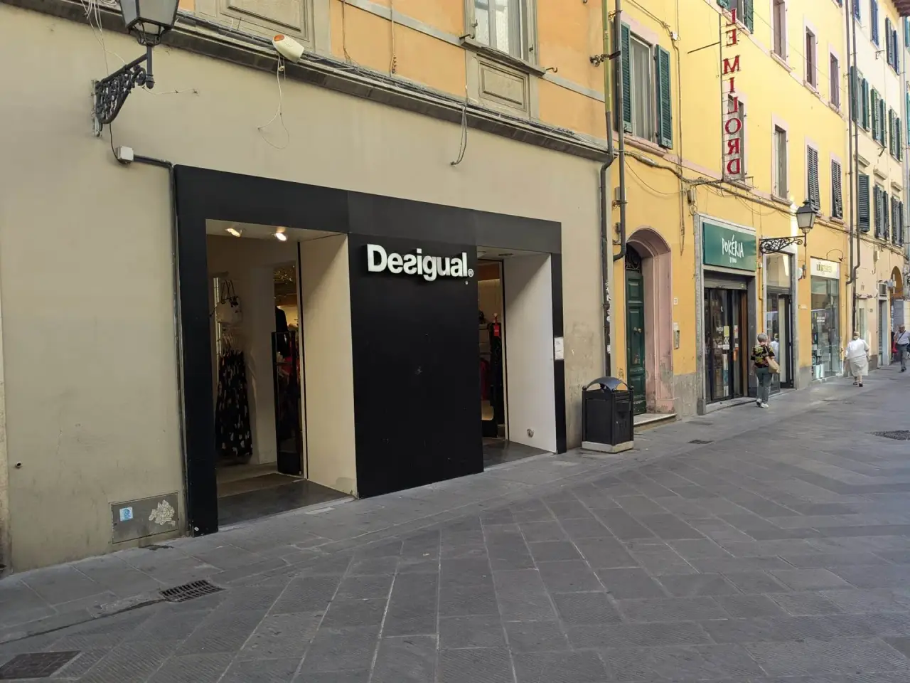 Locale commerciale in , Pisa, {3} - Foto 2