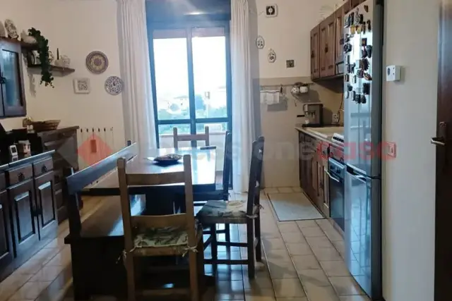 Vierzimmerwohnung in Via Palmiro Togliatti, Castelfiorentino - Foto 1