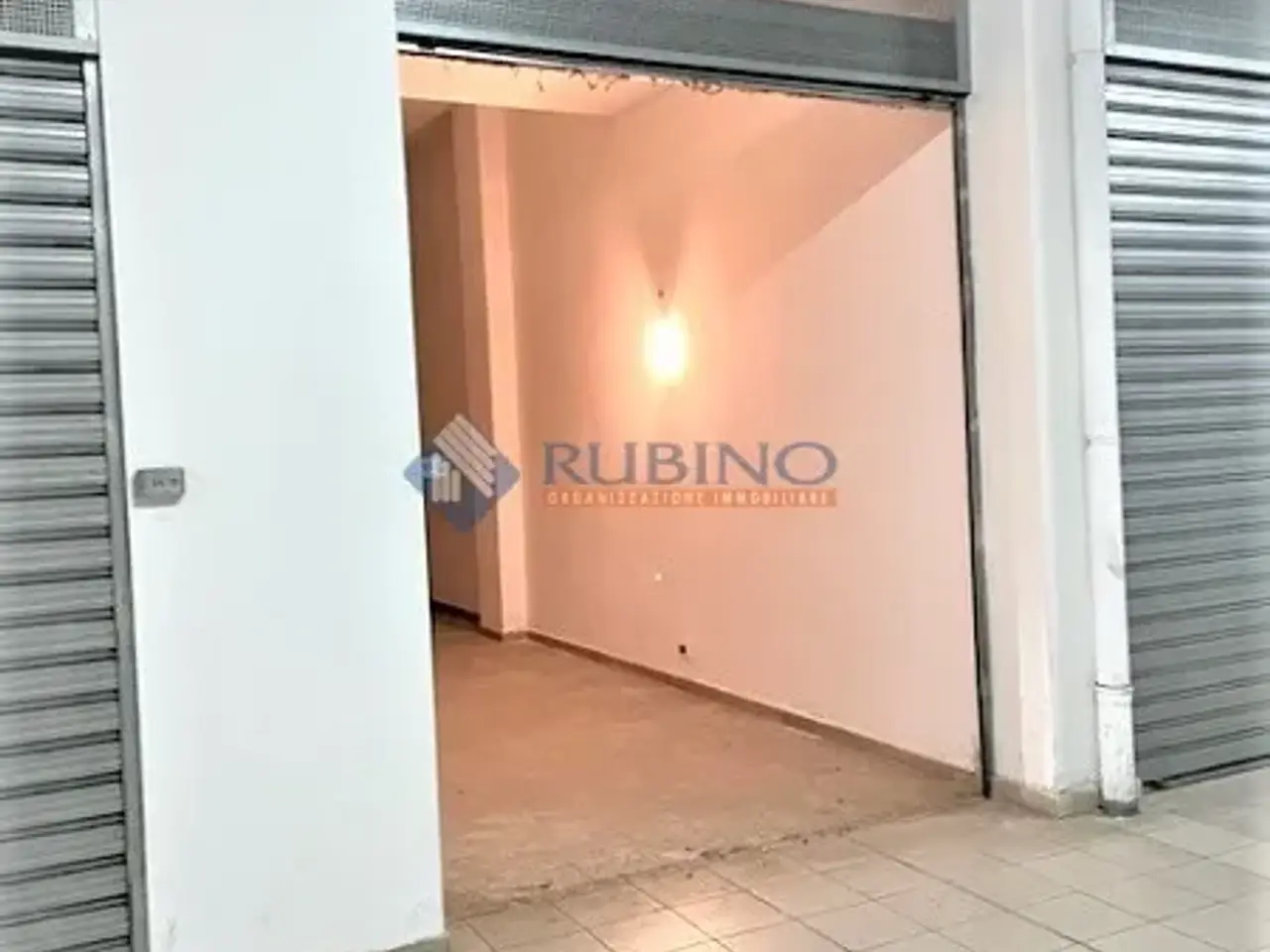 Parcheggio chiuso in Via Padre Annibale Maria di Francia 2/a, Modugno, {3} - Foto 2