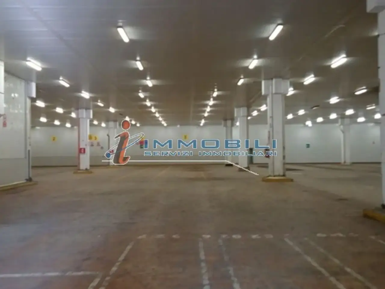 Magazzino in Via Edison, Cornaredo, {3} - Foto 1