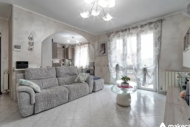 3-room flat in Piazza Siena 6, Casalmaiocco - Photo 1