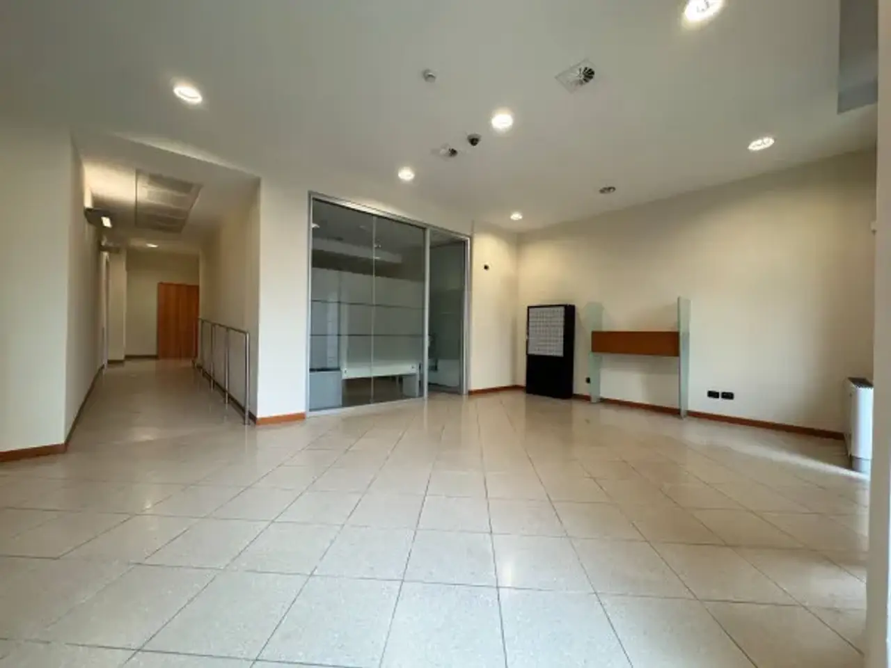 Ufficio in Piazza Giuseppe Giusti, Monsummano Terme, {3} - Foto 2