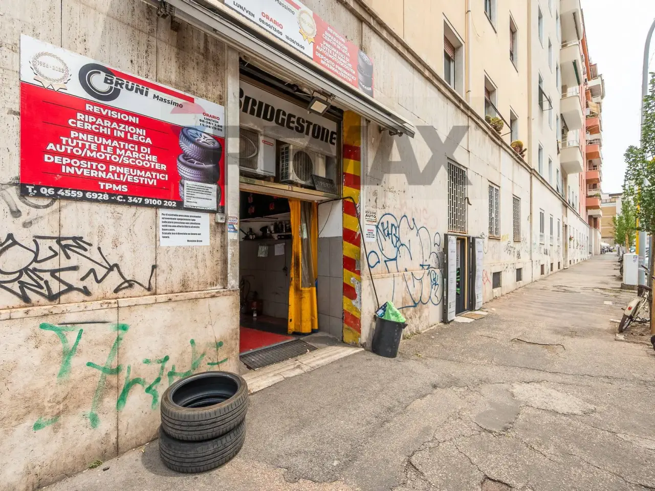Esercizio commerciale in Via Matera 33, Roma, {3} - Foto 1