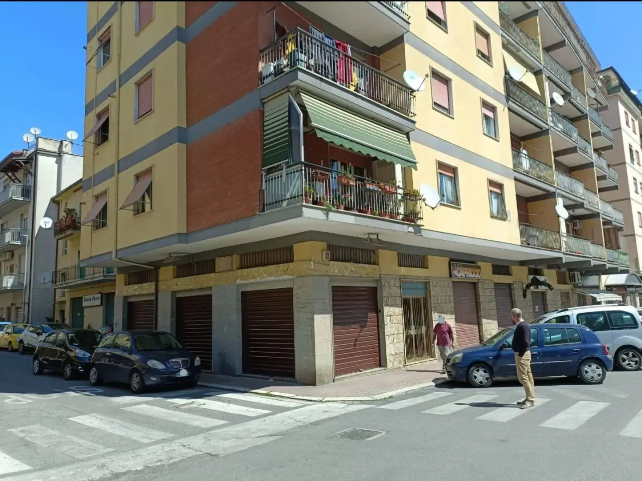 Negozio in Via Francesco Petrarca 41, Colleferro, {3} - Foto 1