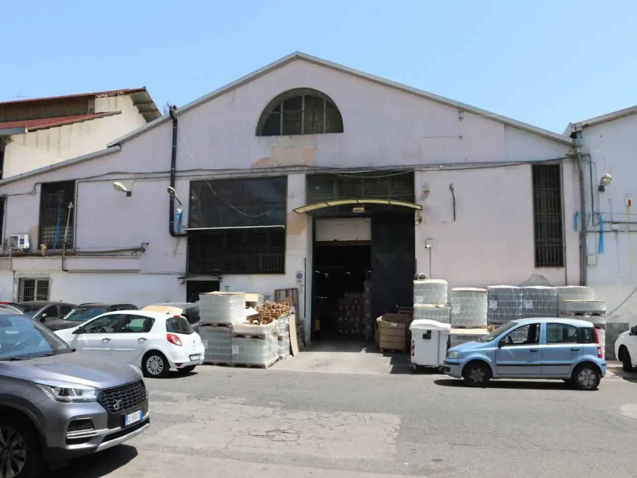 Capannone in Via Colonnello Gabriele Pepe, Napoli, {3} - Foto 1