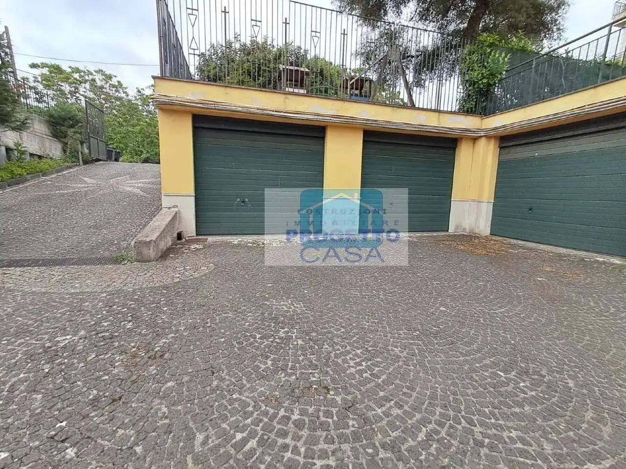 Parcheggio chiuso in Via degli Albertini Snc, Nola, {3} - Foto 1