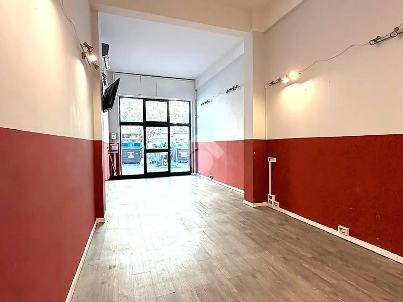 Negozio in Via delle Albizzie 35, Roma, {3} - Foto 1