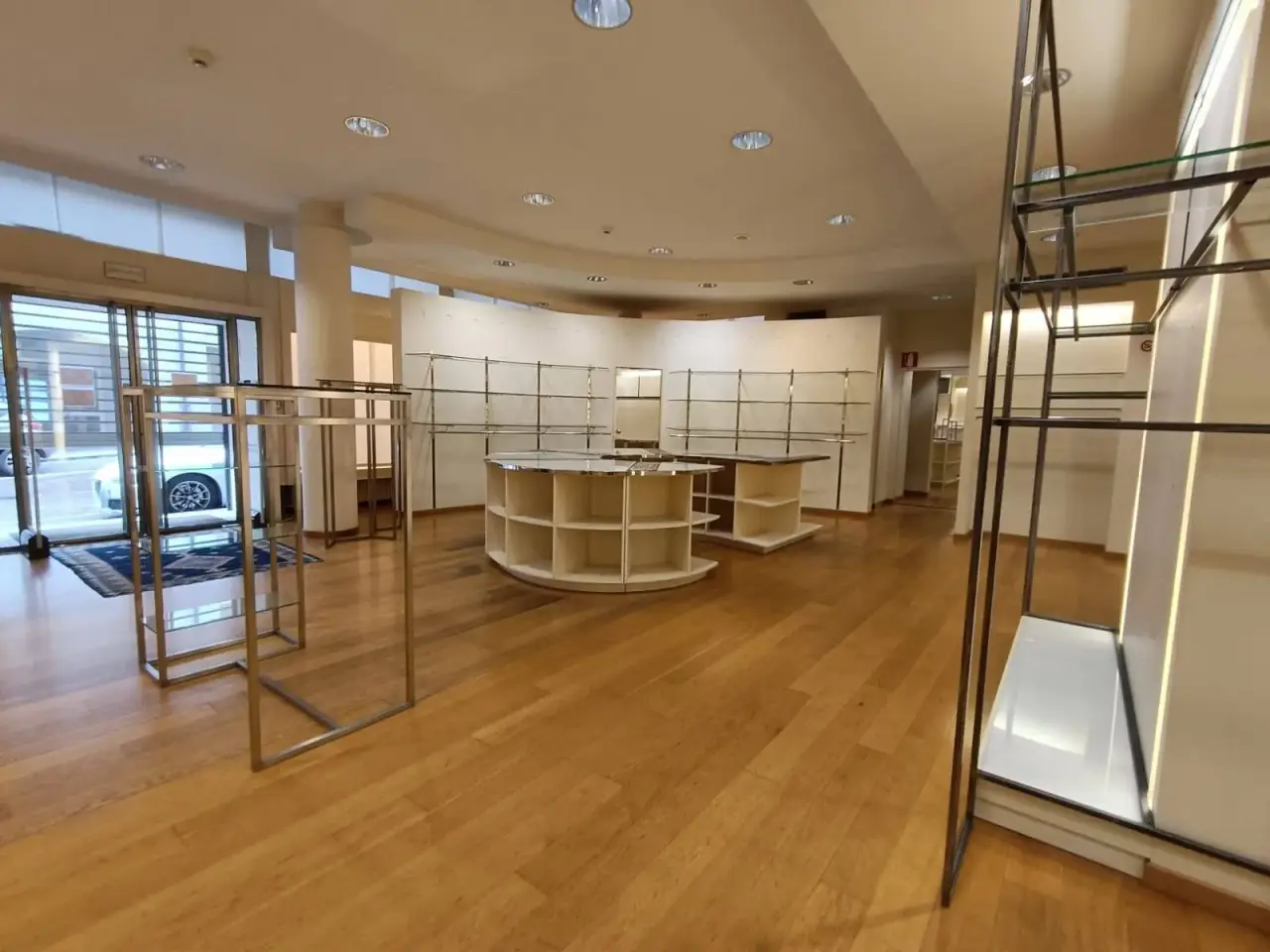 Negozio in Via Santo Stefano, Buja 27, Buia, {3} - Foto 1
