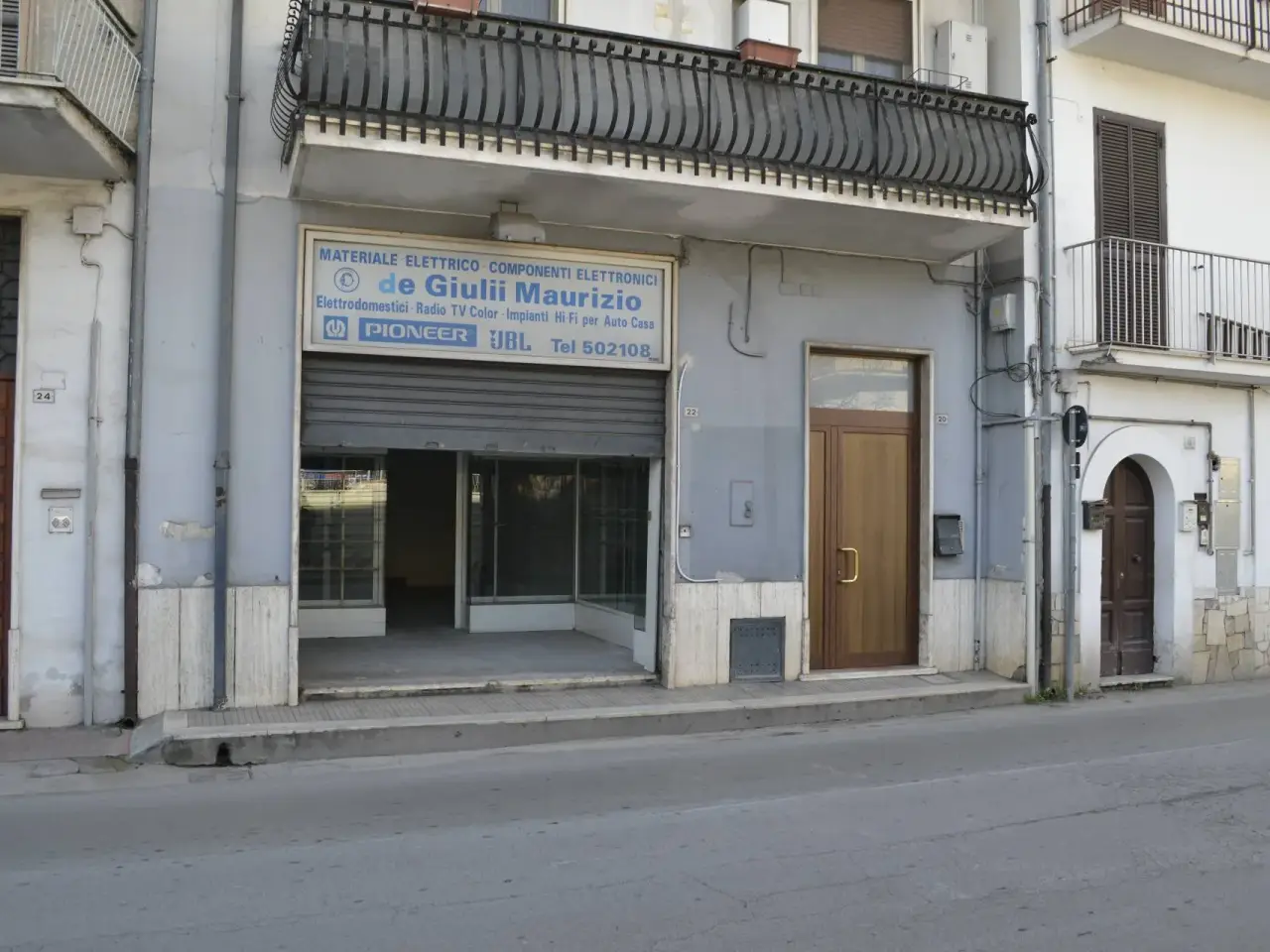 Negozio in Via degli Ausoni 22, Fondi, {3} - Foto 1