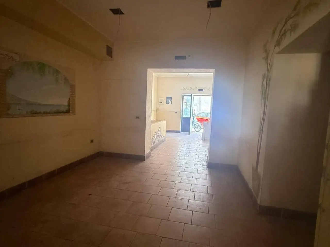 Esercizio commerciale in Via Risorgimento, Napoli, {3} - Foto 2
