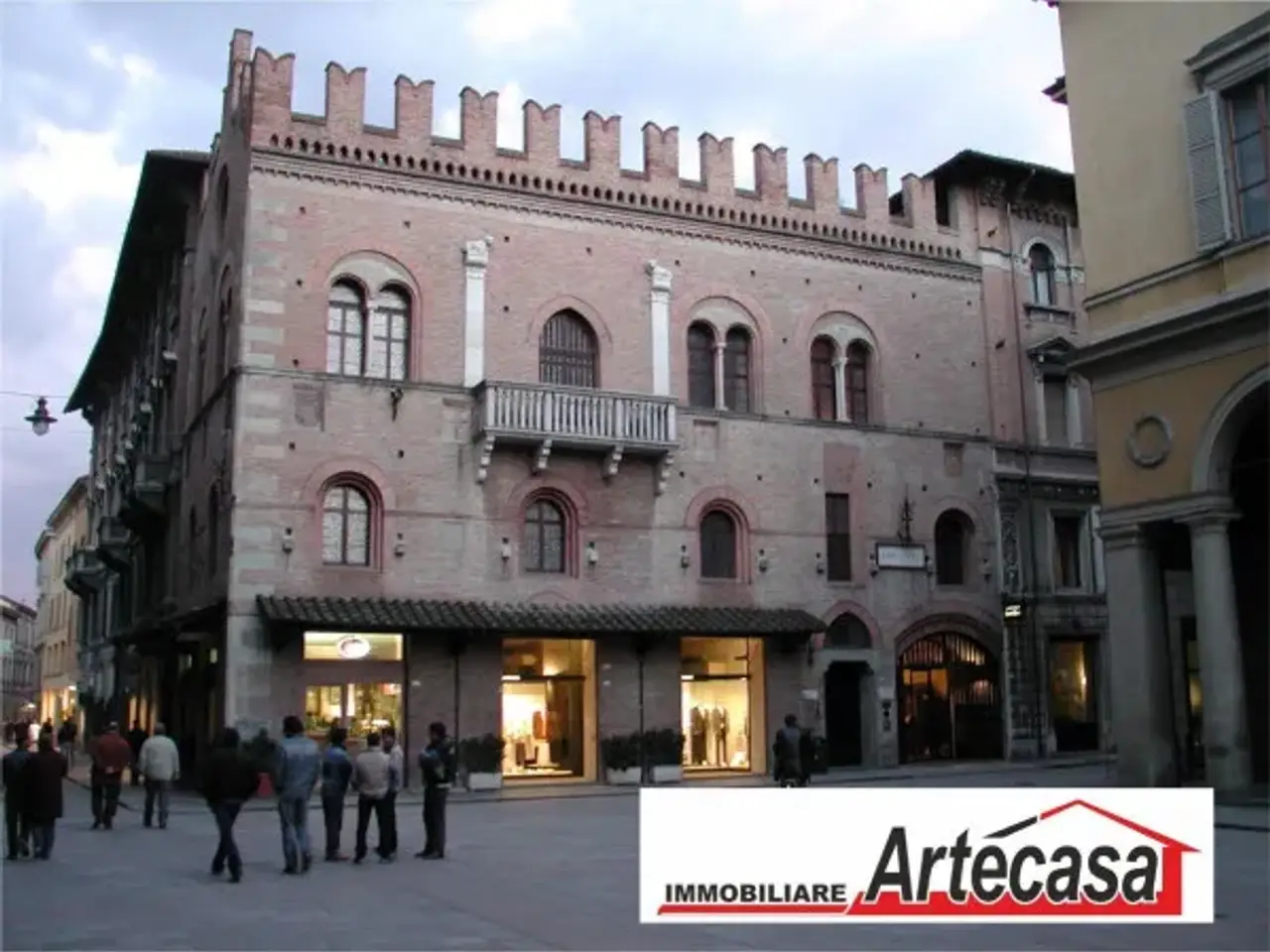 Negozio in Via Emilia a San Pietro 1, Reggio Emilia, {3} - Foto 1