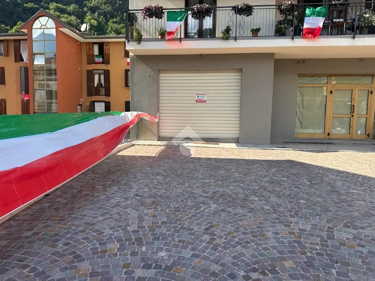 Negozio in Via Vittorio Veneto 153, Piancogno, {3} - Foto 1