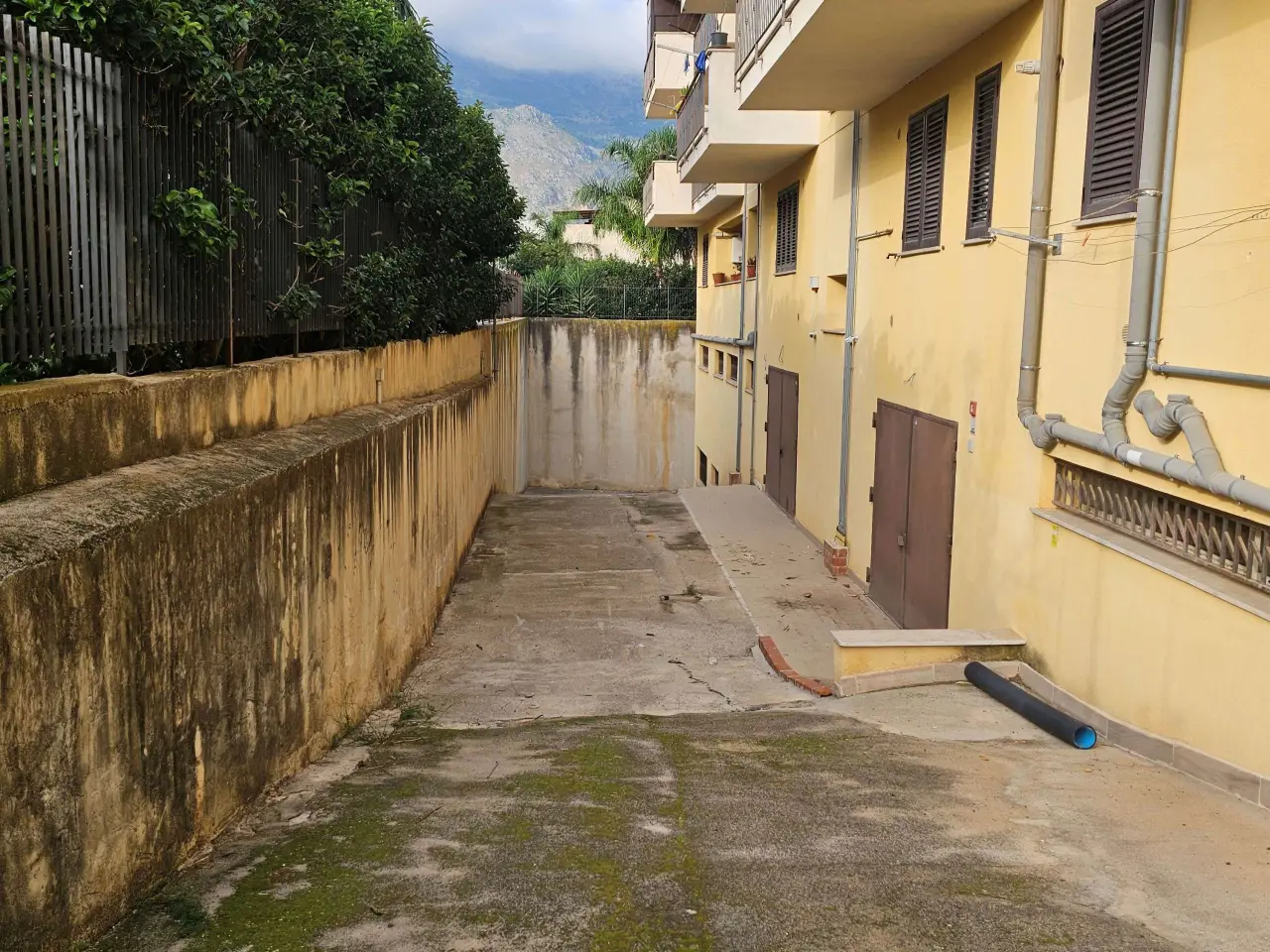 Palazzina commerciale in , Carini, {3} - Foto 2