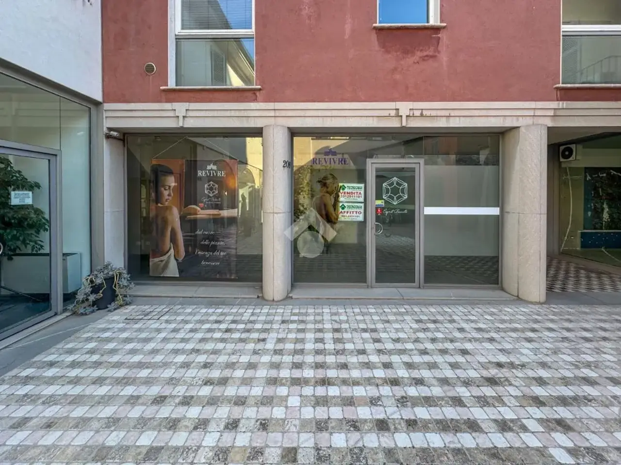 Negozio in Corso Vittorio Emanuele II 208, Piacenza, {3} - Foto 1