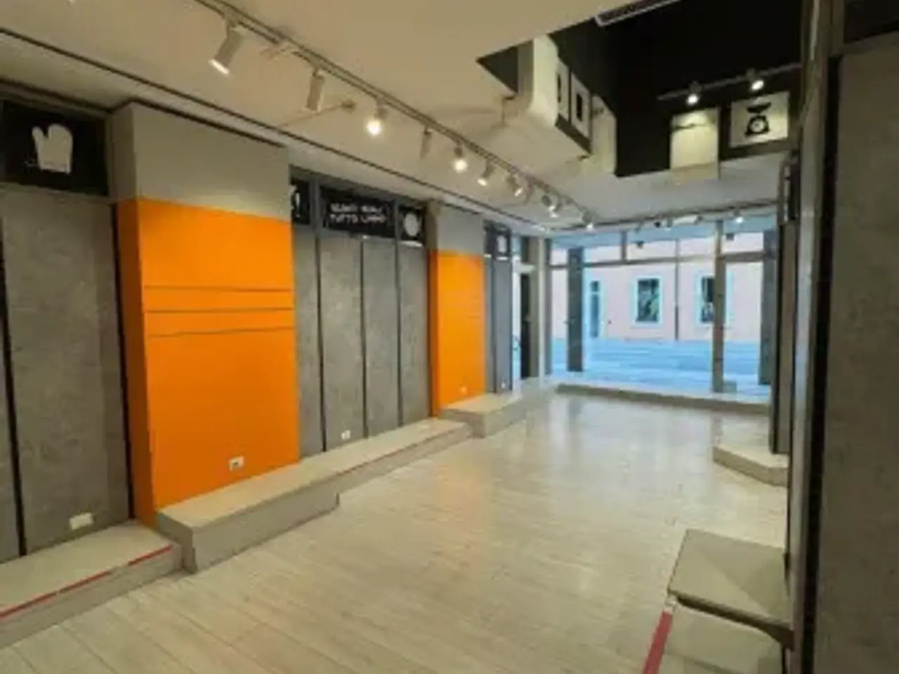 Negozio in Via Altinate, Padova, {3} - Foto 1