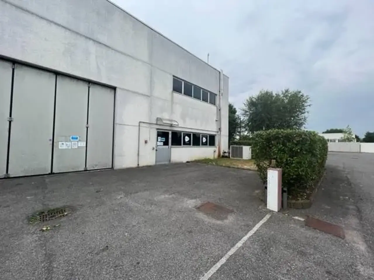 Capannone in Via Redipuglia 50, Treviglio, {3} - Foto 1
