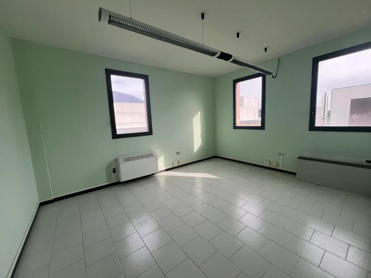 Ufficio in Via Veneto 2, Schio, {3} - Foto 1