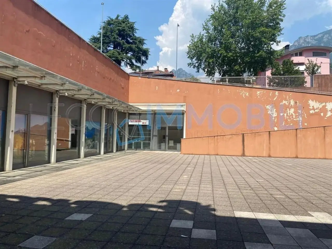 Negozio in Via Montegrappa 28, Lecco, {3} - Foto 1