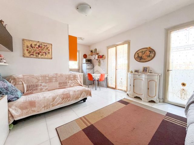 One-room flat in Via Vittorio Veneto 137, Massa - Photo 1