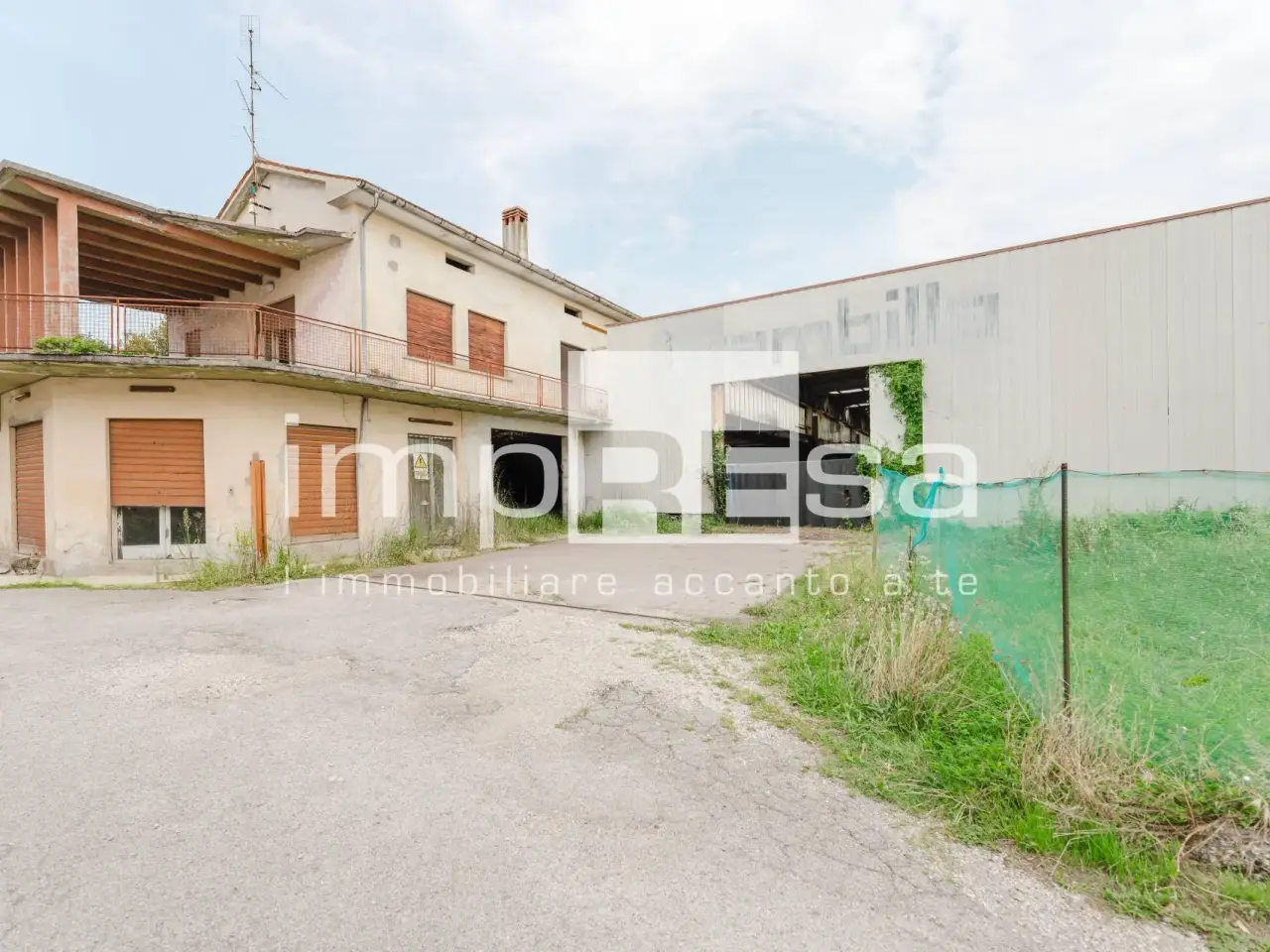 Magazzino in Via Meschio 16, Montebelluna, {3} - Foto 1
