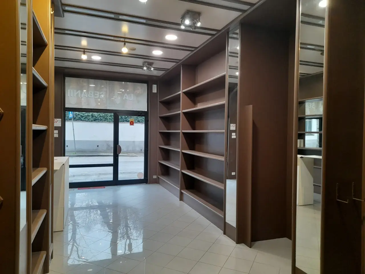 Palazzina commerciale in Via Guglielmo Marconi, Casalecchio Di Reno, {3} - Foto 1