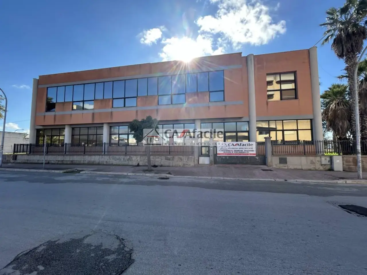 Palazzina commerciale in Via degli Atleti 79, Marsala, {3} - Foto 1