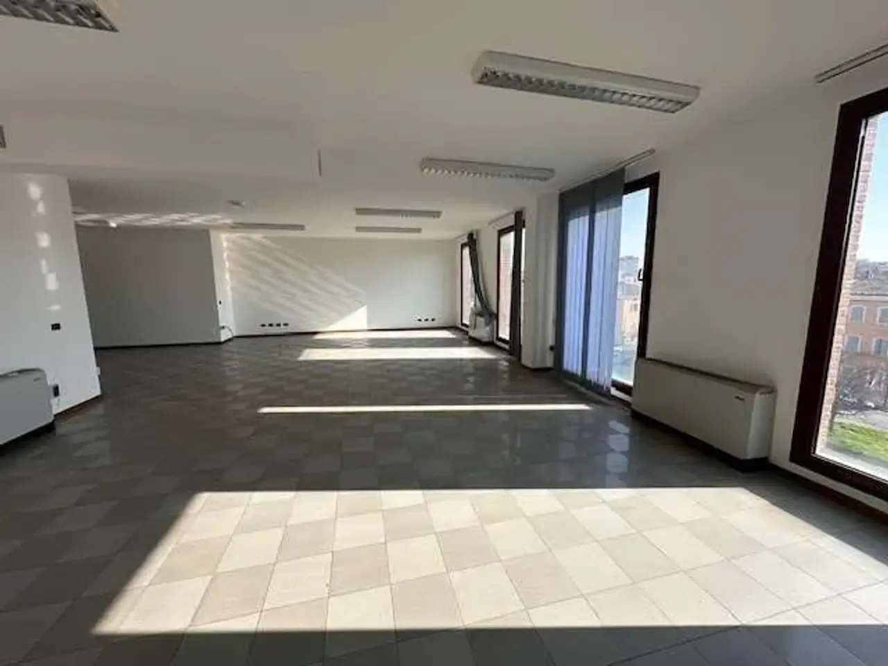 Ufficio in Via Tagliazucchi , Modena, {3} - Foto 1