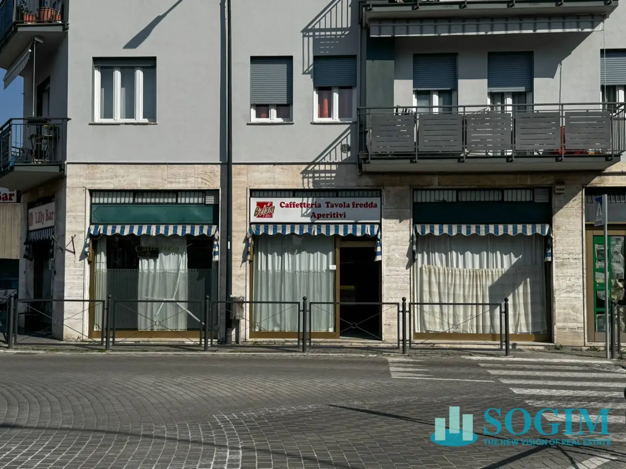Negozio in Via Trieste 180, Limbiate, {3} - Foto 1