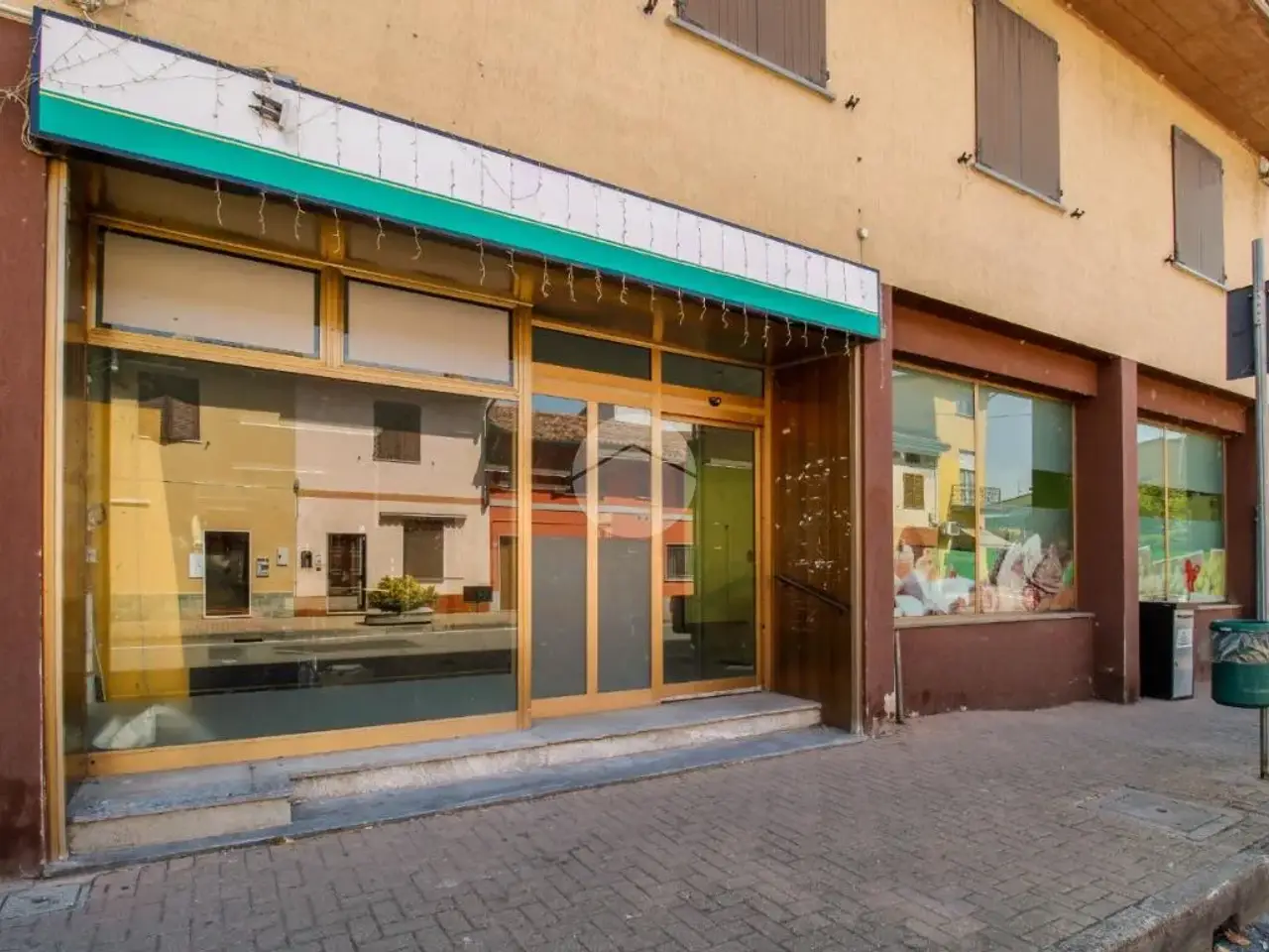 Negozio in Via Cesare Balbi 11, Ospedaletto Lodigiano, {3} - Foto 1