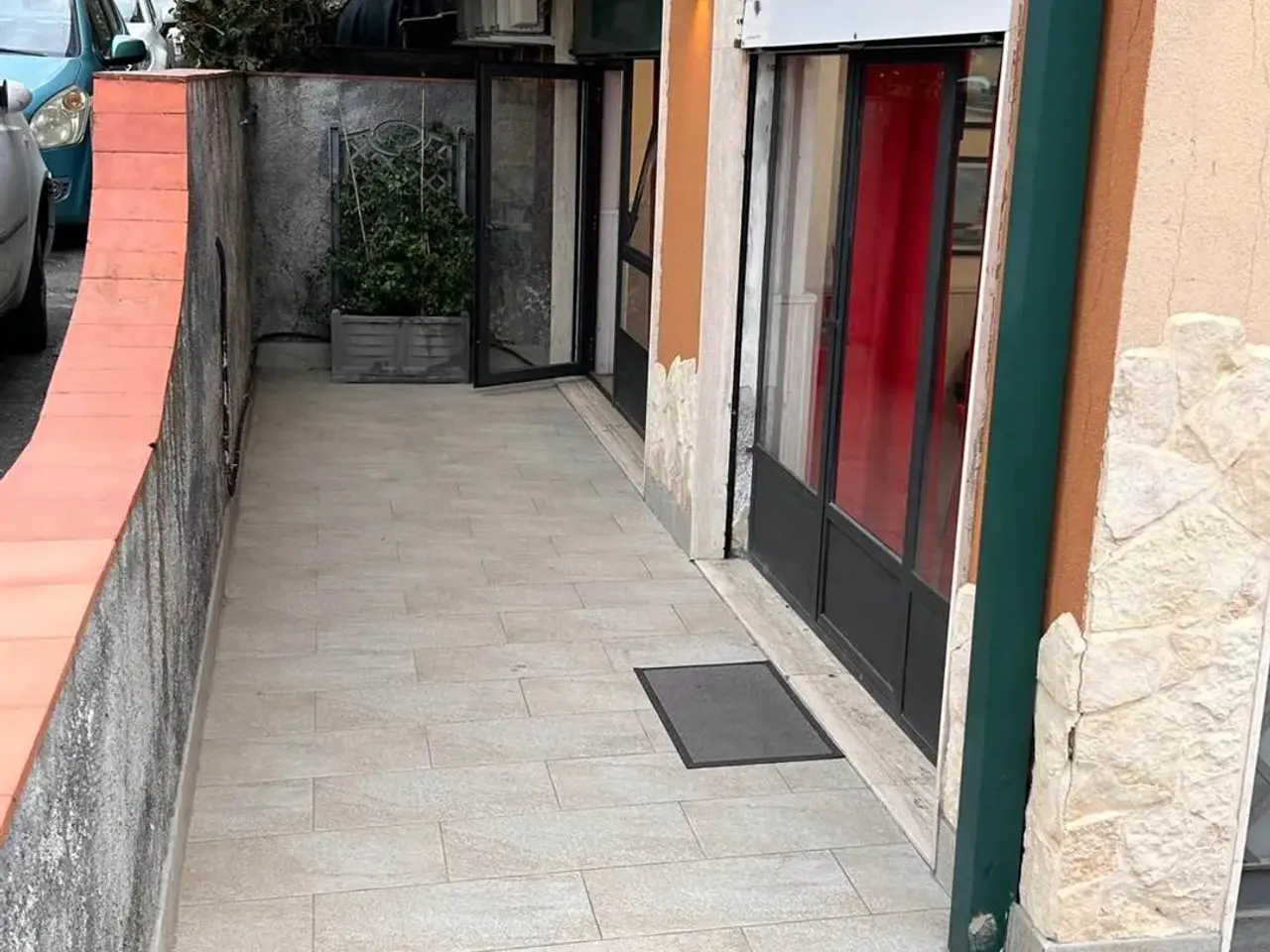 Negozio in Via Sarafia, Pedara, {3} - Foto 2