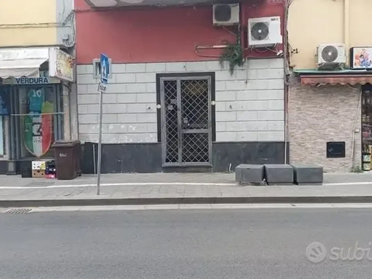 Negozio in Via Benevento 1, Casalnuovo di Napoli, {3} - Foto 1