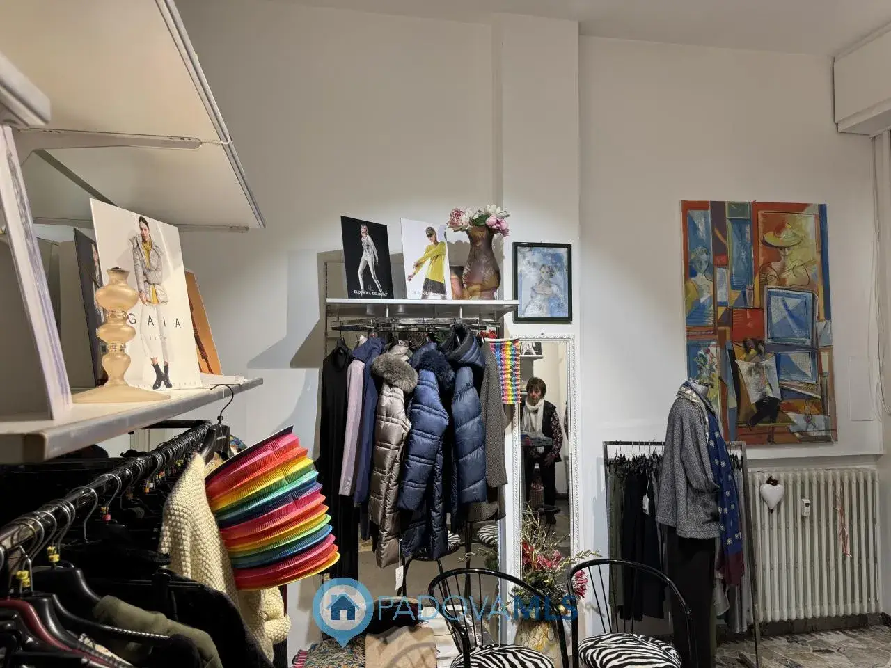 Esercizio commerciale in Via del Santo 34, Padova, {3} - Foto 1