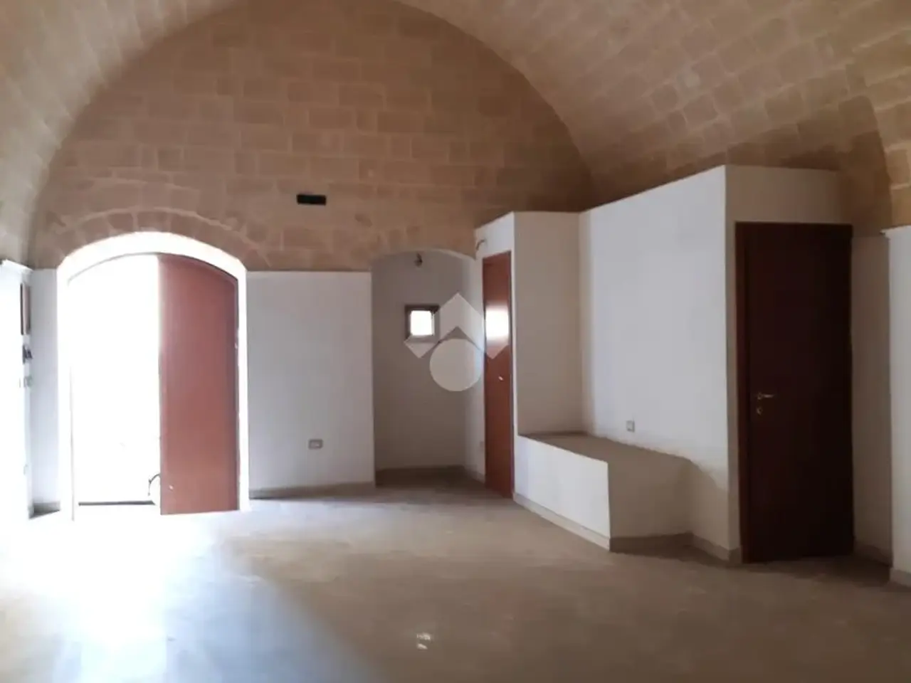 Magazzino in Via Carlo Alberto 75, Canosa Di Puglia, {3} - Foto 2