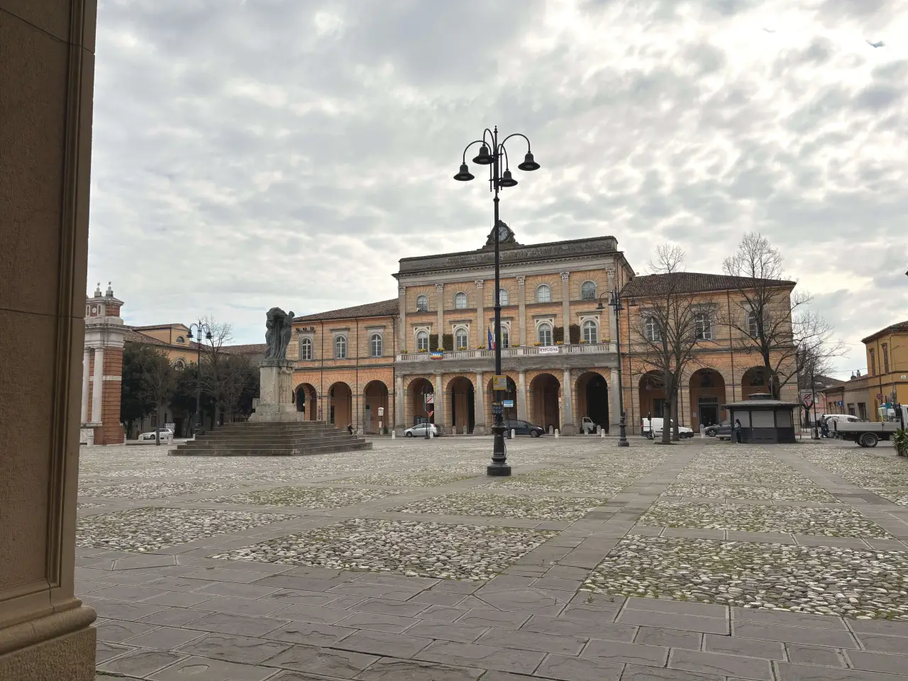 Negozio in Via Rino Molari 17, Santarcangelo Di Romagna, {3} - Foto 1