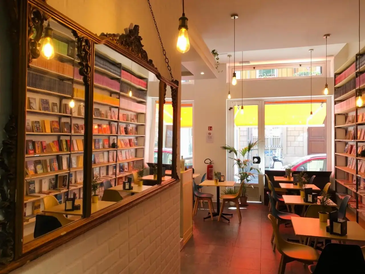 Bar in , Milano, {3} - Foto 1