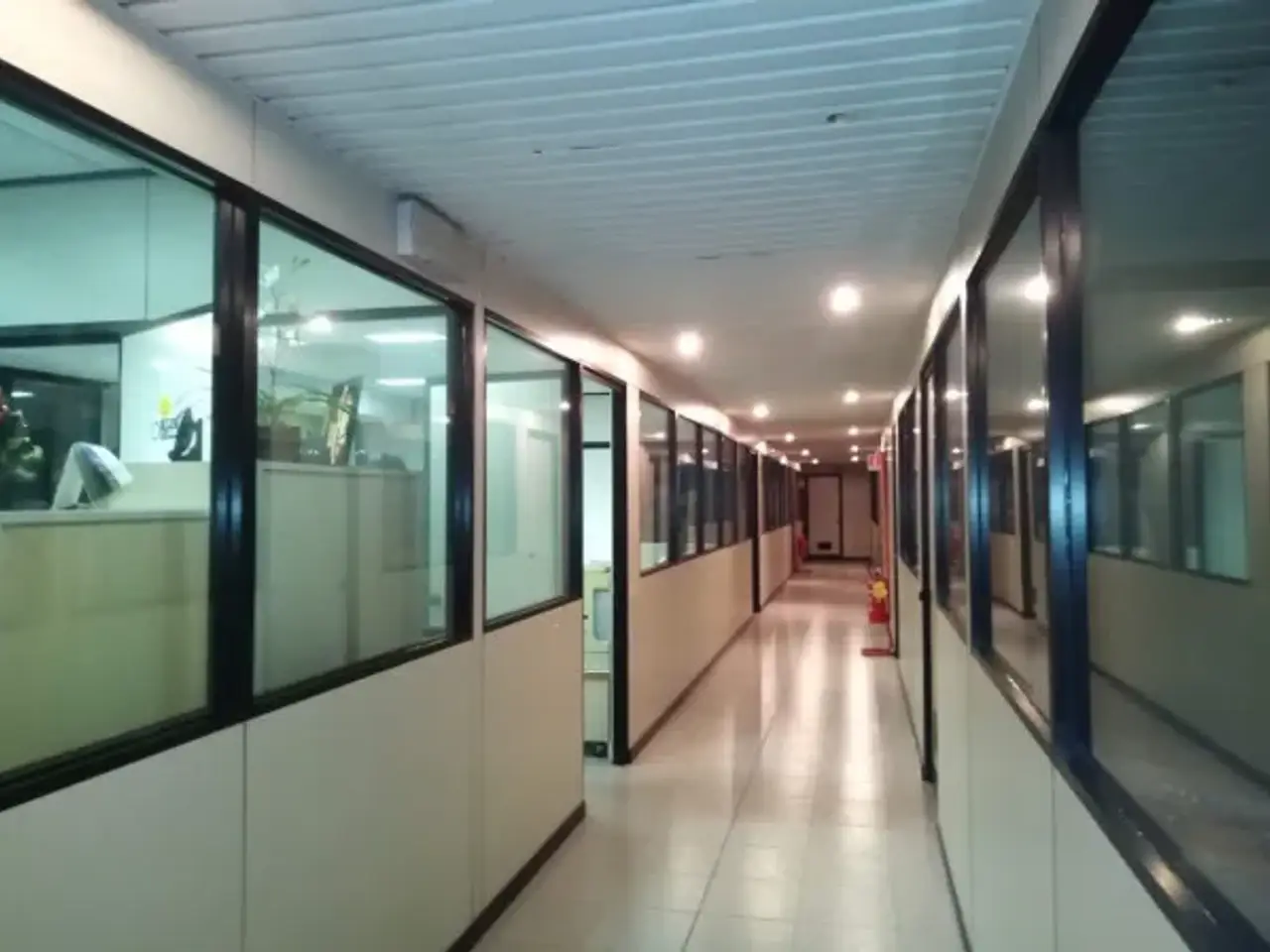 Capannone in Via per Busto Arsizio, Lonate Pozzolo, {3} - Foto 1