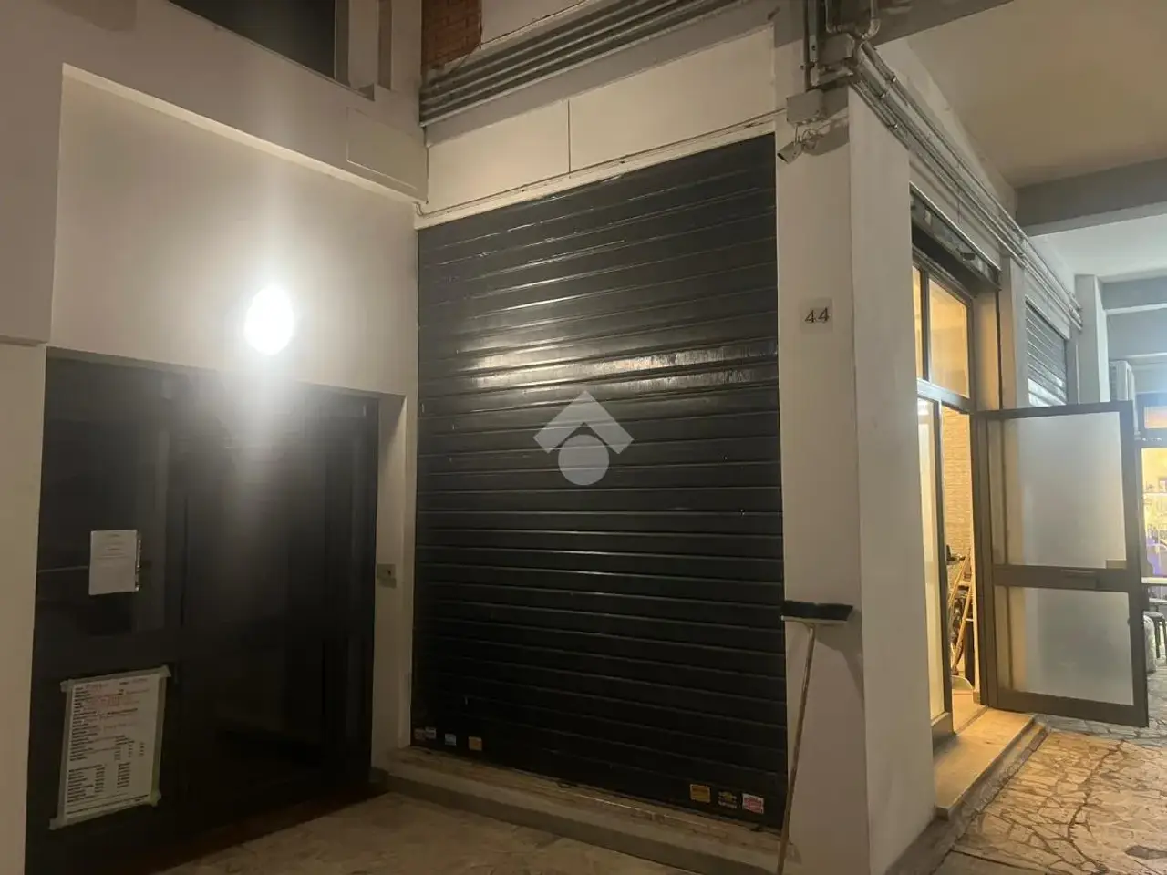 Negozio in Viale Dante Alighieri 48, Pomezia, {3} - Foto 2