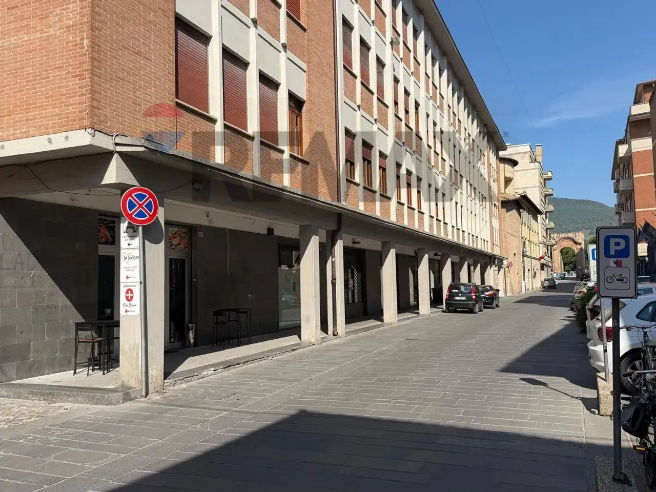 Negozio in Via Umberto I 47, Foligno, {3} - Foto 2