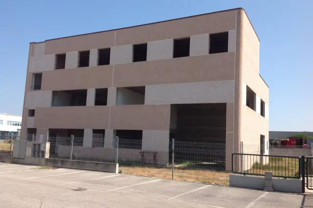 Industrial shed in Via Richard Wagner, Ferrara - Photo 1