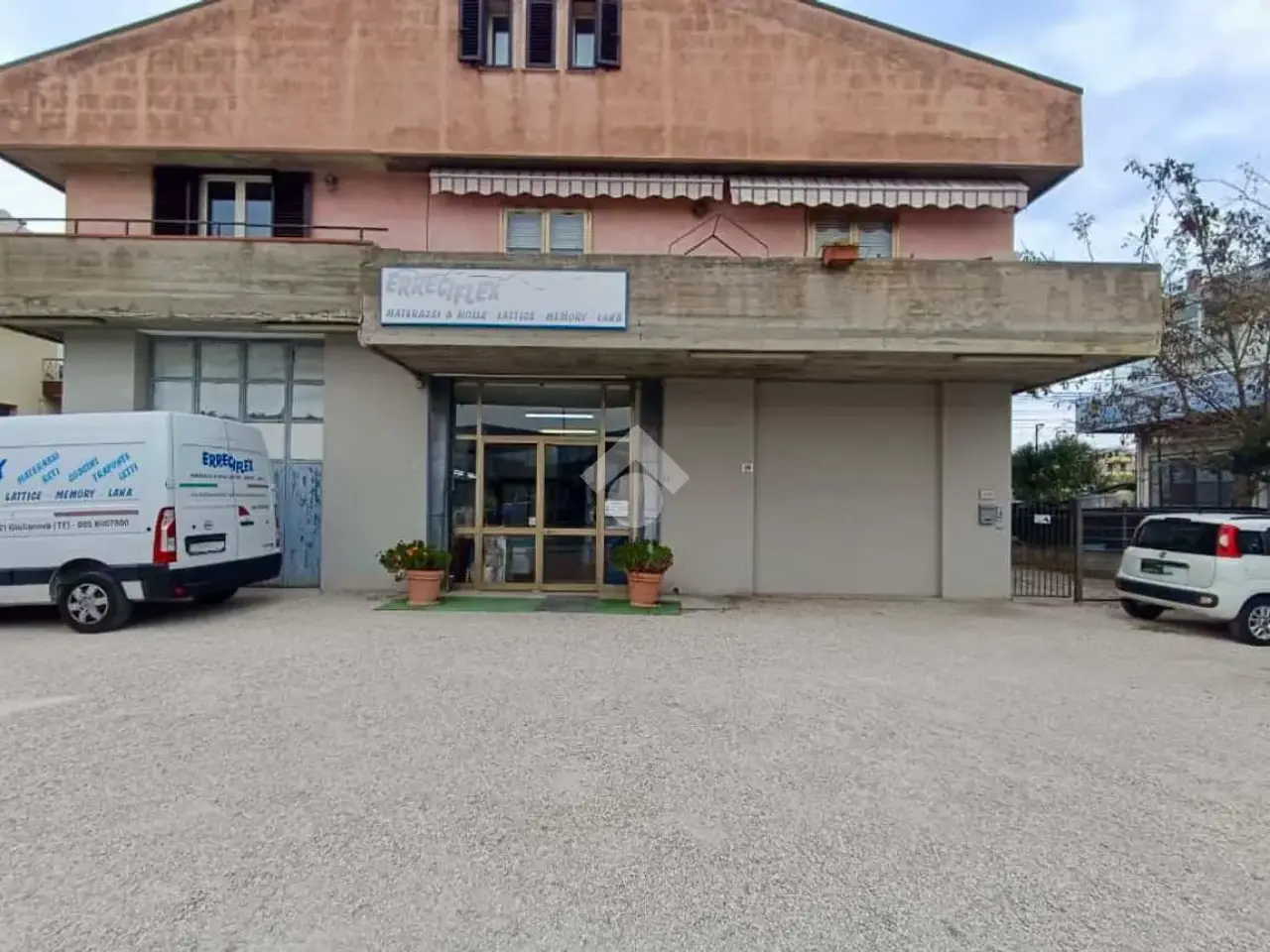 Negozio in Via Galileo Galilei 384, Giulianova, {3} - Foto 1